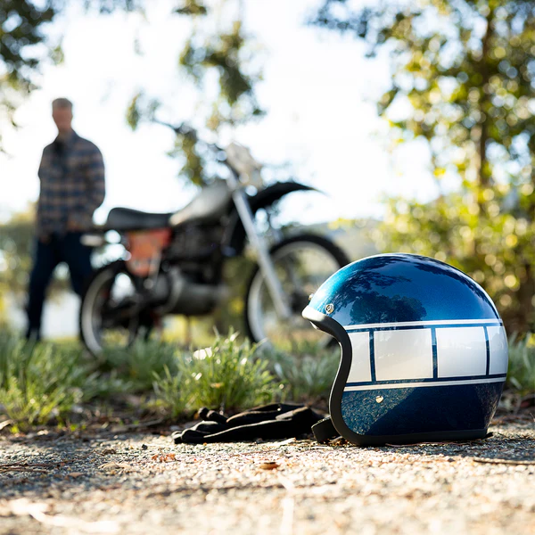 Шлем Biltwell BONANZA - 3/4 цвет -  синий металлик с серебристой полосой - размер M - 1001-5116-203