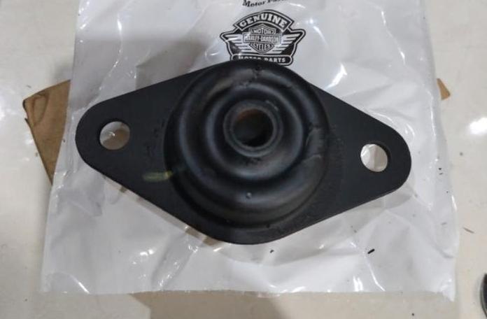 Подушка двигателя передняя OEM Harley-Davidson 16207-79D