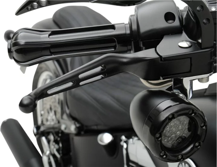 Набор из двух рычагов тормоза и сцепления черного матового цвета - фирмы DRAG SPECIALTIES арт. 0610-0142